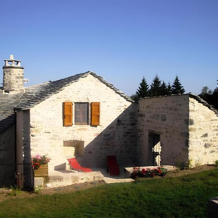 Gite Au Coeur Du Sauveterre Le Massegros Exterior photo