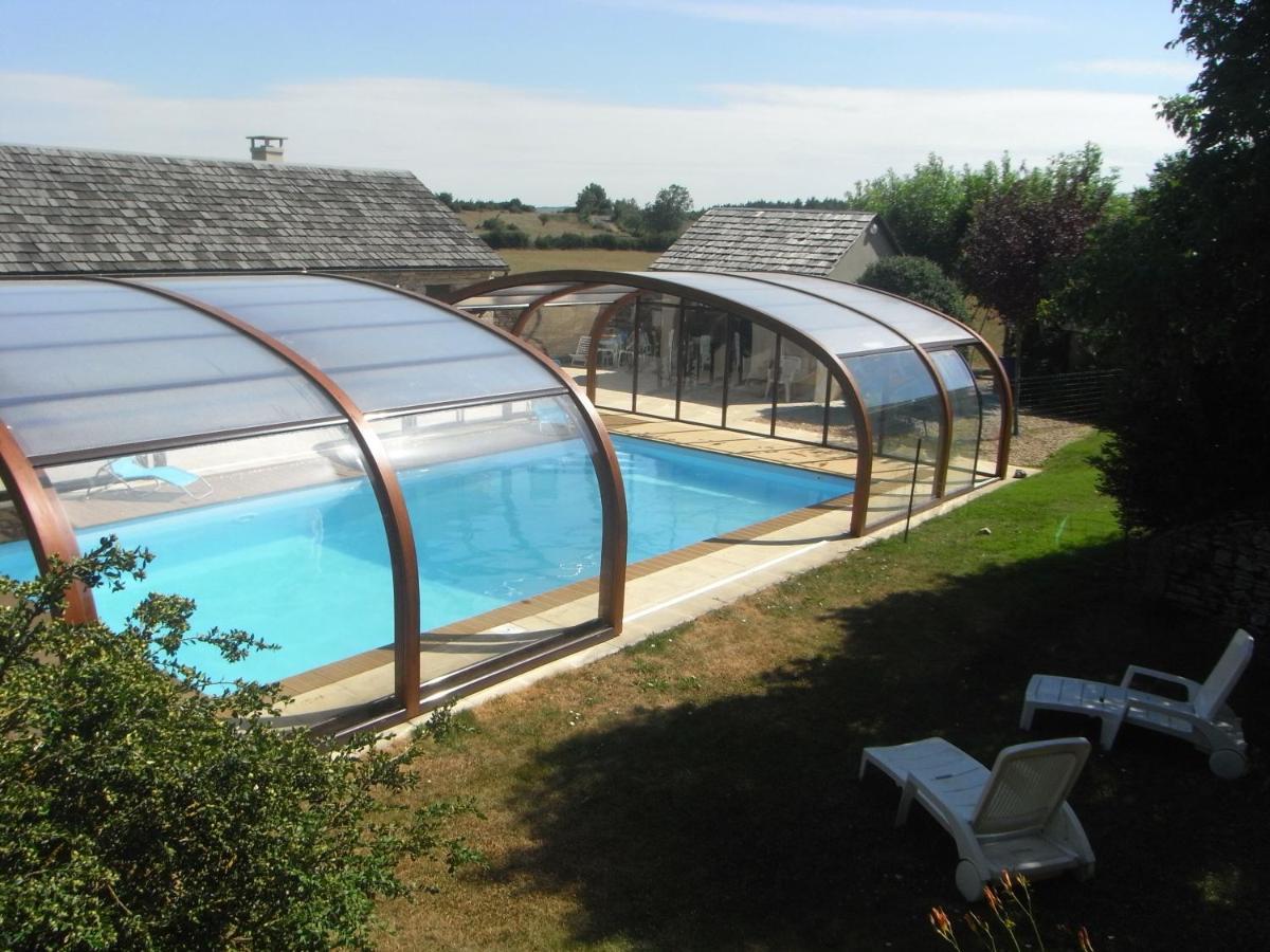 Gite Au Coeur Du Sauveterre Le Massegros Exterior photo